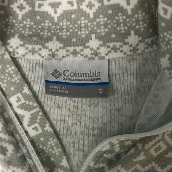 Gray Patterned Columbia Quarter Zip - Picture 2 of 3